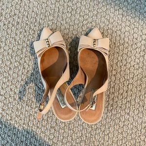 Halogen Pointed Toe Bow Heel - Size 8
